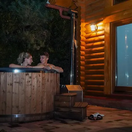 Alpokalja Rönkház Apartman *